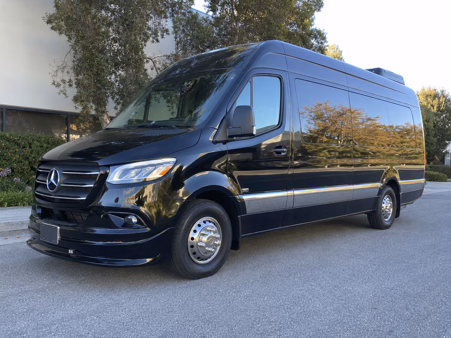 henderson 15 passenger sprinter van