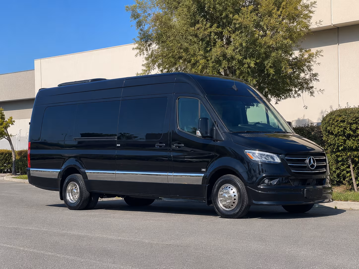 henderson 20 passenger sprinter van
